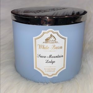 White Barn Snow Mountain Lodge Candle